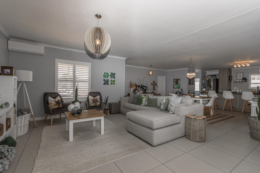 3 Bedroom Property for Sale in Sunningdale Western Cape